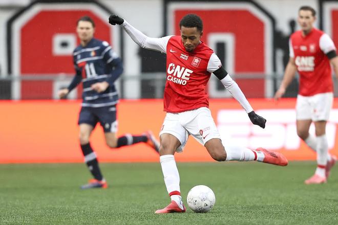 萨迪克自己 萨迪克自己