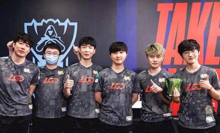 凭借一己之 凭借一己之